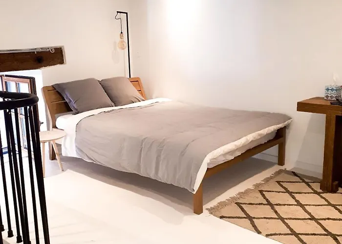 2 Bedrooms Hyper Quiet Pedestrian Historic Center