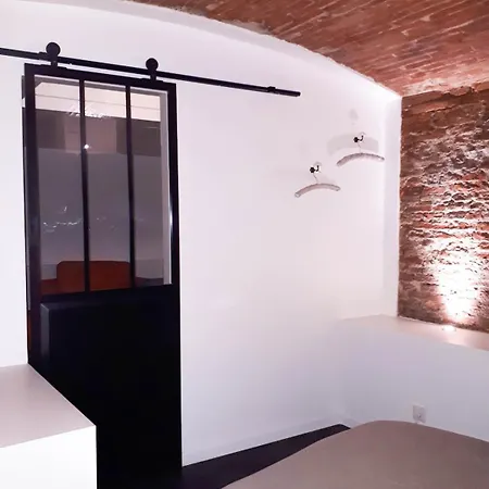 2 Bedrooms Hyper Quiet Pedestrian Historic Center